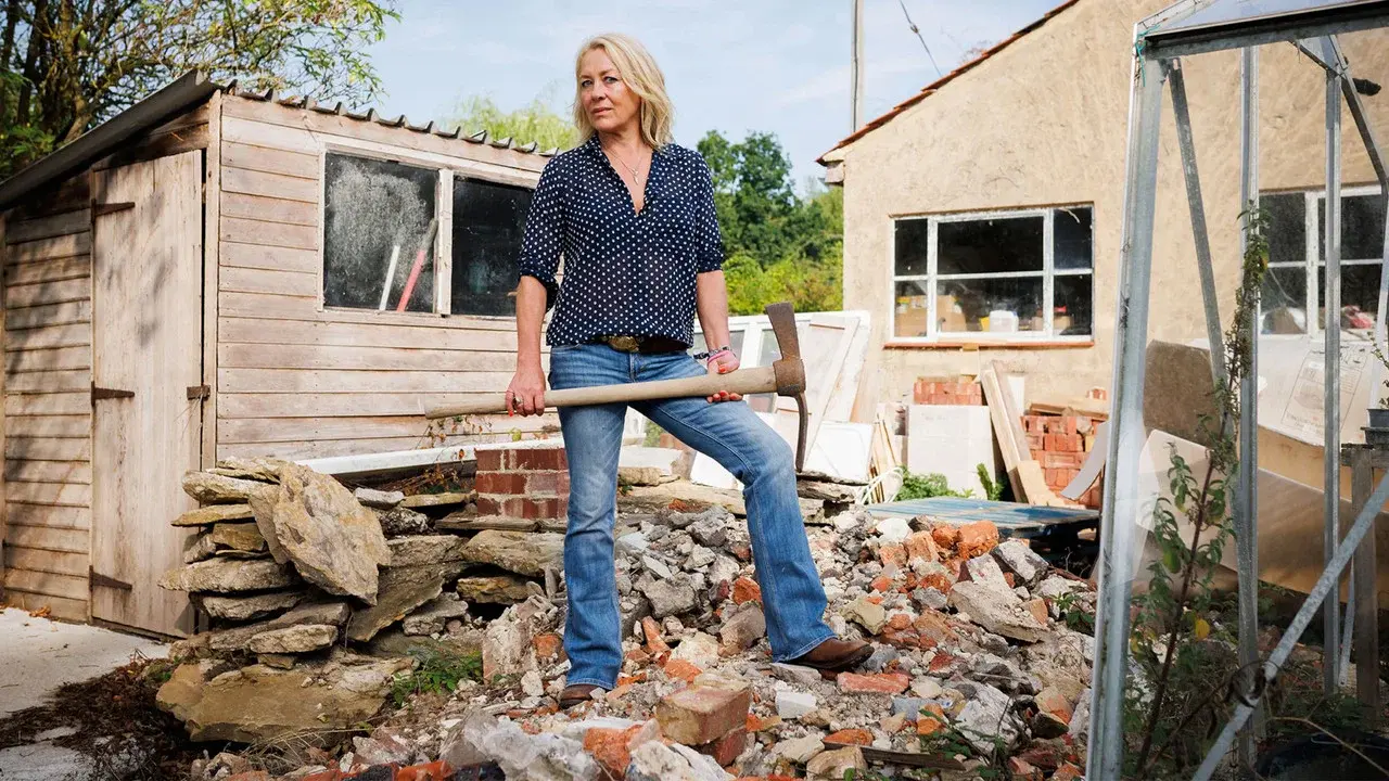 Help! I Bought It at Auction with Sarah Beeny