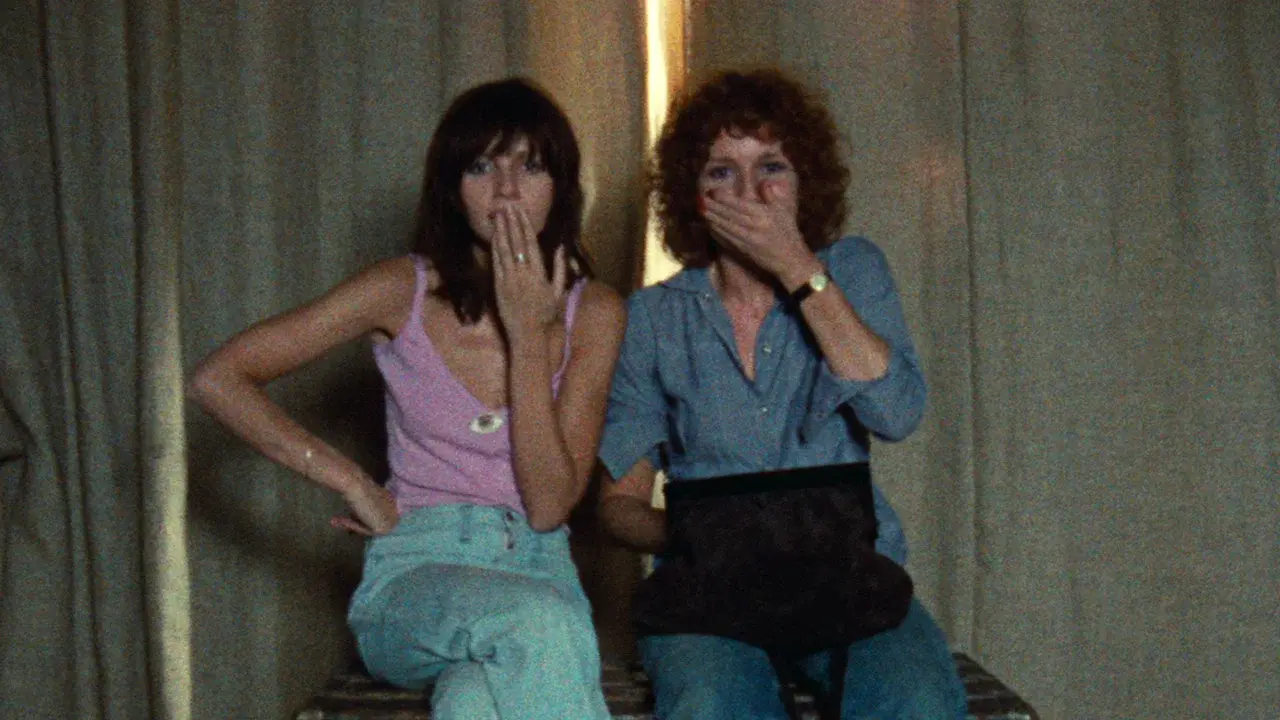 Céline and Julie Go Boating