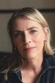 Saskia Reeves